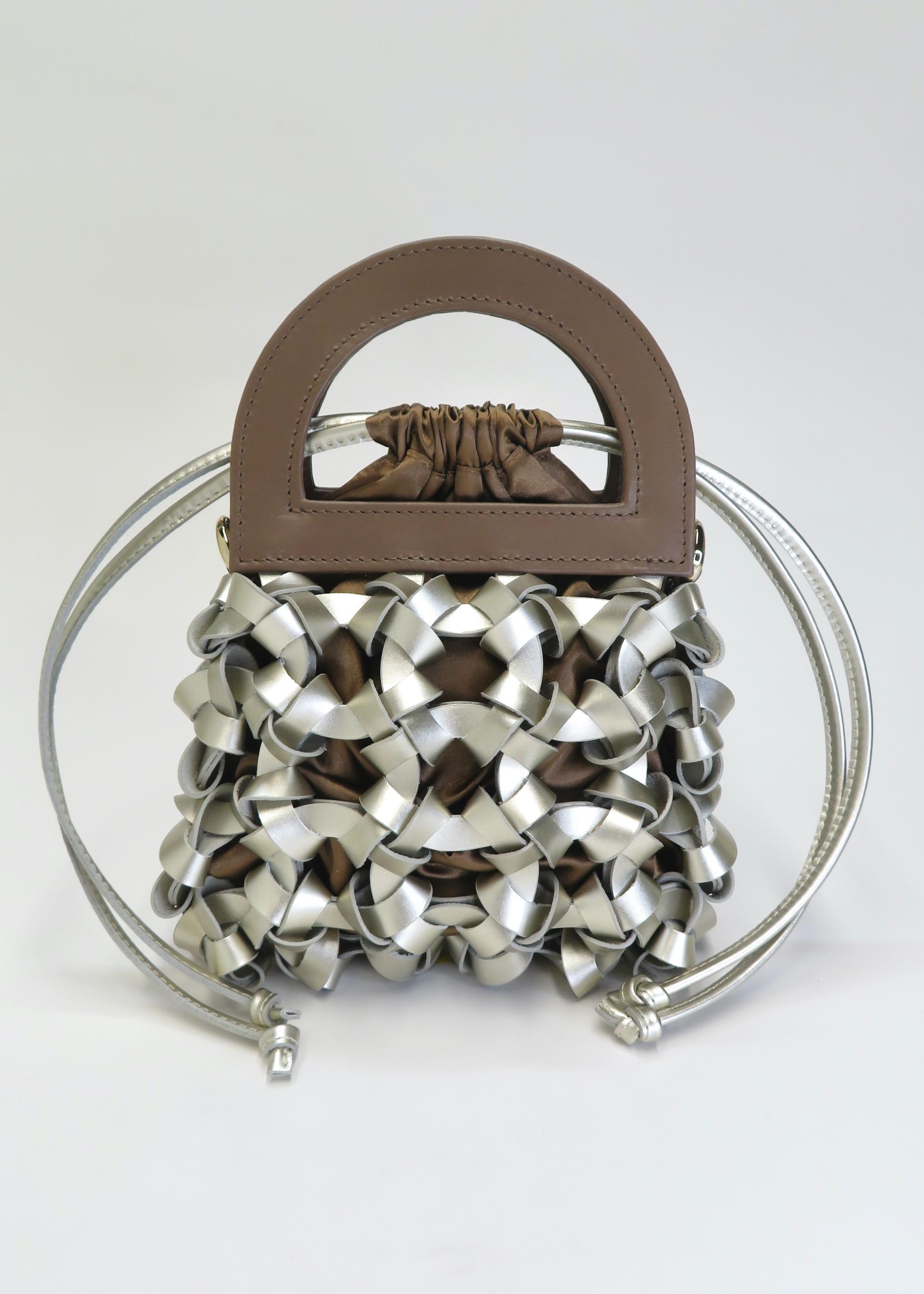 UNEUNE Handbag Champagne gold / simple shoulder